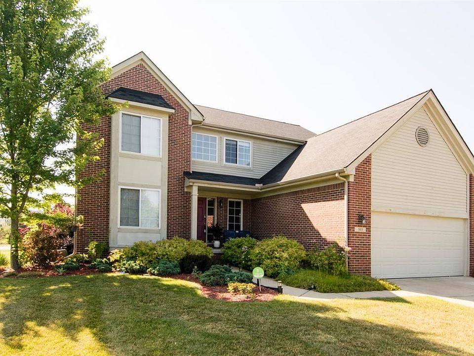 1st image of 303 Sedgewood Ln