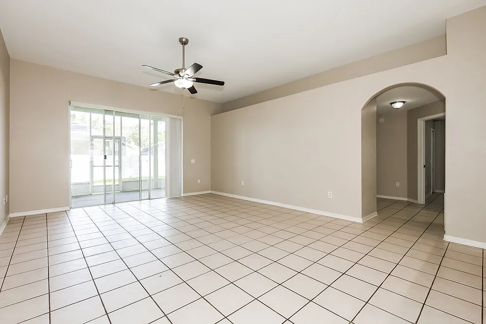 3 bed, 2.0 bath, 2016 sqft, $2,550 — Photo 4