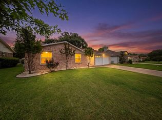 1041 Barber St, Hurst, TX 76053