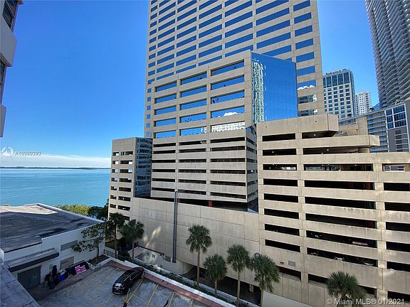 5th image of 999 Brickell Bay Dr APT 701