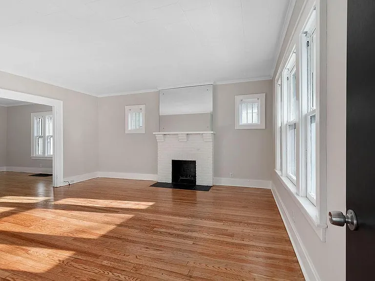 204 Hixson Ave — Photo 3