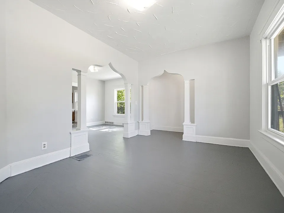 9707 Dickens Ave #1