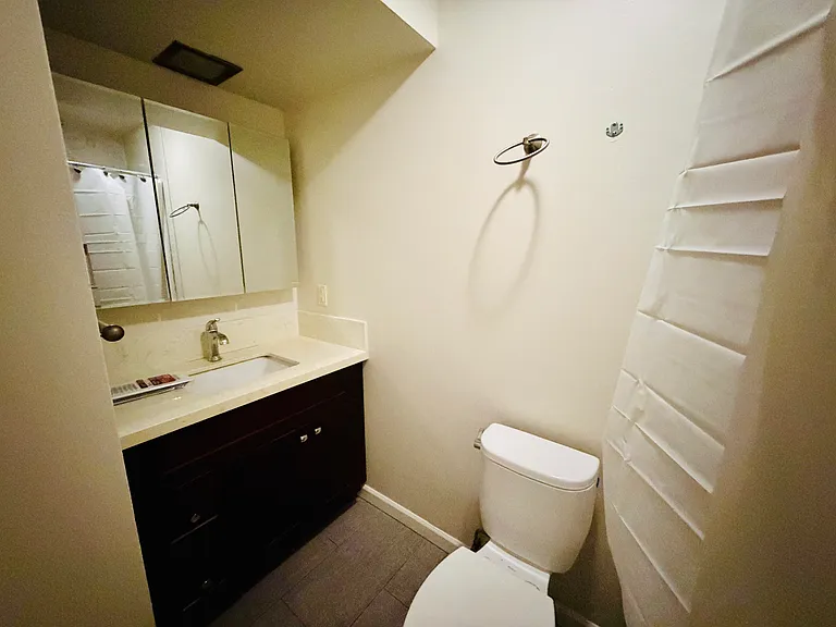 4815 Seneca Park Ave — Photo 21