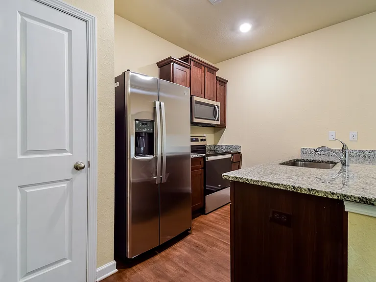 306 Highwood Ln — Photo 6