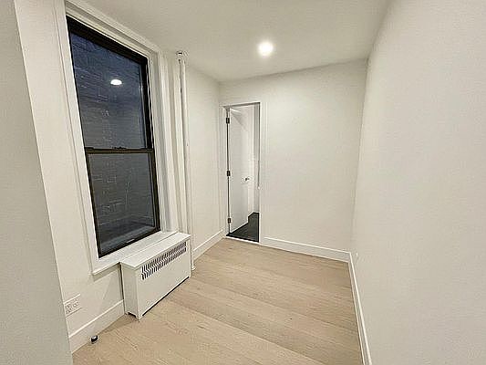 4th image of 440 10th Ave APT 3FN
