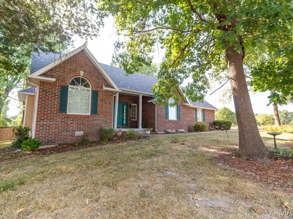 824 Rosewood Dr, Lebanon, MO 65536
