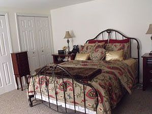 3rd image of 68 Sagamore Hill Dr