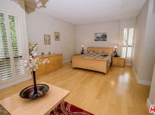 141 S Linden Dr APT 101, Beverly Hills, CA 90212