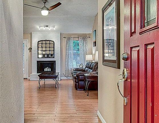 3rd image of 10332 Lone Pine Ln