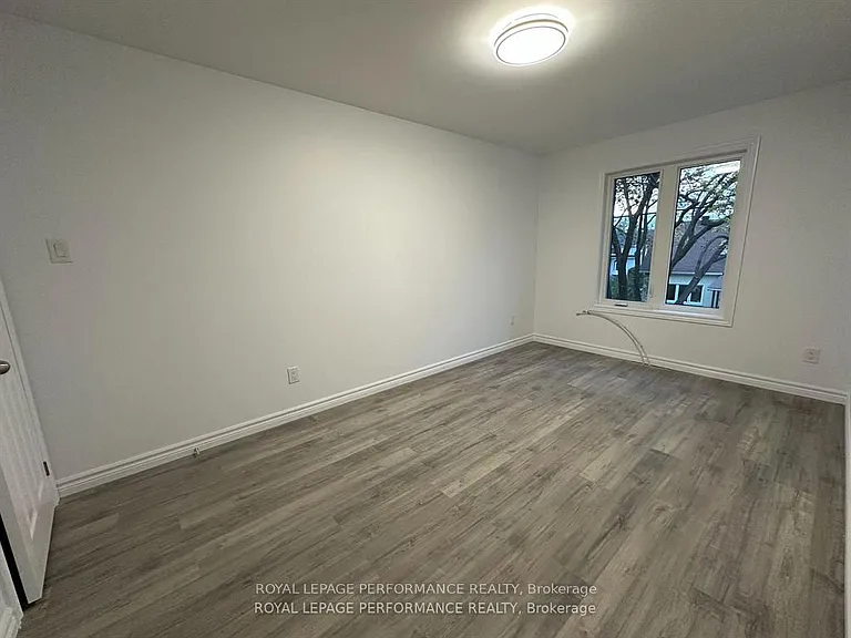 143 Prince Albert St N #2 — Photo 5