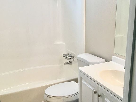5th image of 4422 42nd St APT 8