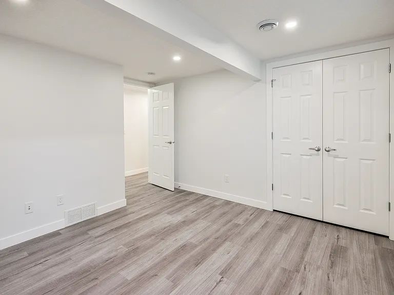 4 Trafford Pl NW #R — Photo 14