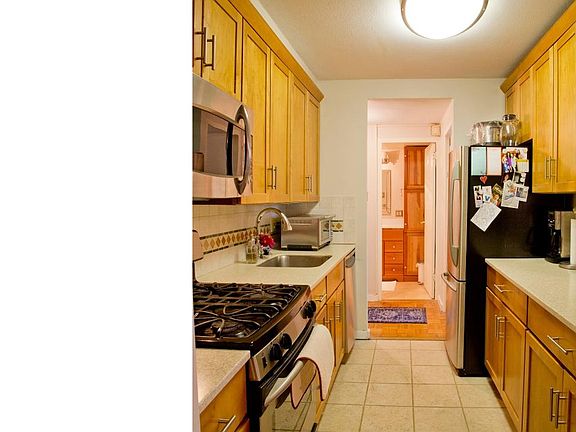 5th image of 604-36 S Washington Sq #112