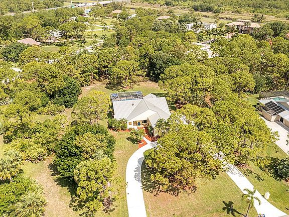 4th image of 5263 SW Bimini Cir N