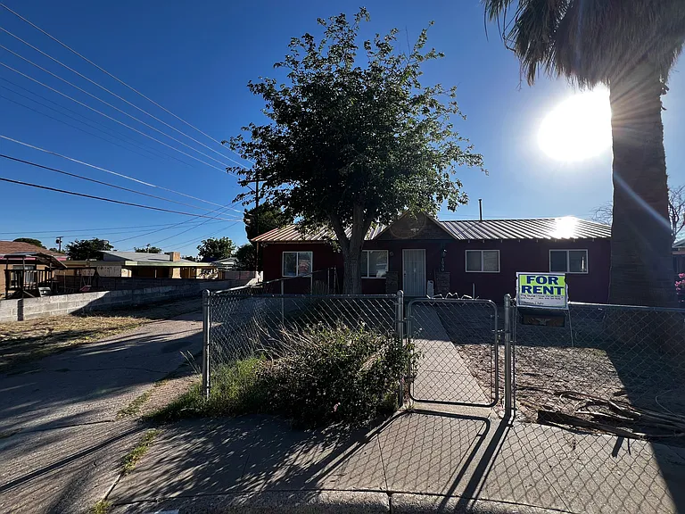 1030 Joy Ln — Photo 5