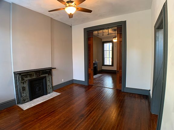 3rd image of 2110 Victor St #1F