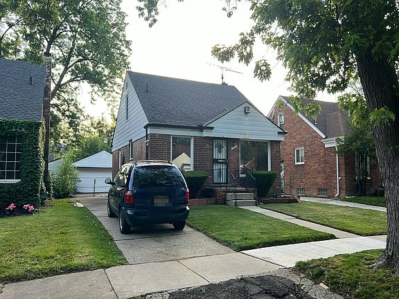 3rd image of 18437 Oakfield St