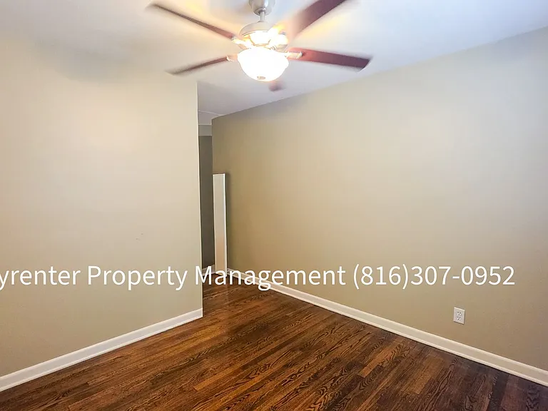 4308 Oak St — Photo 9