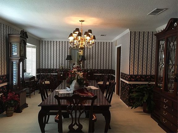 2nd image of 709 Kentwood Cir