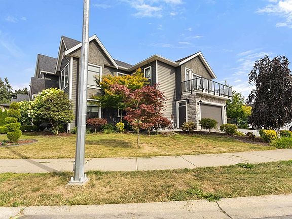 4th image of 3171 Engineer Cres