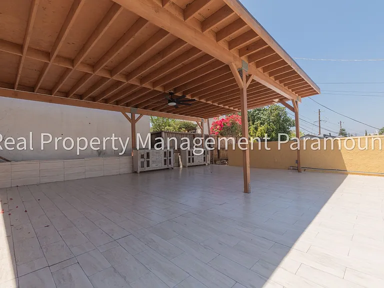 1867 S Redondo Blvd — Photo 45