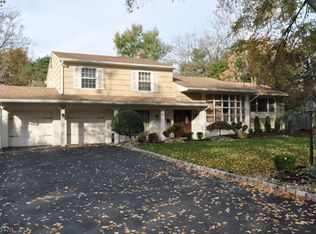 168 Colonia Rd, Colonia, NJ 07067