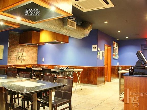 4th image of 37 W 32nd St
