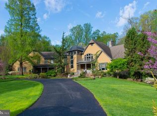 2428 Sunny Meadow Ln, Vienna, VA 22181