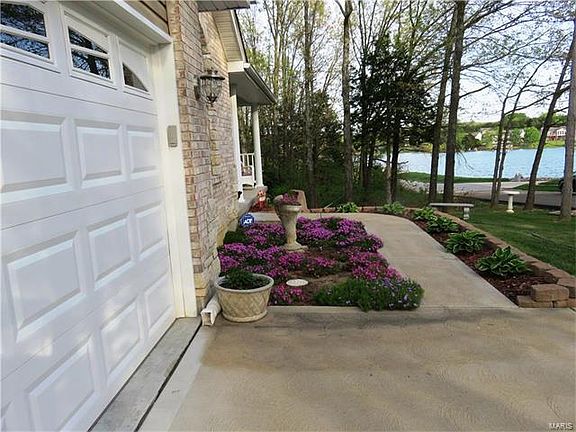 5th image of 105 Red Berry Ln
