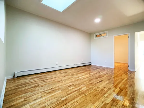 293 Tompkins Avenue image 26 of 28