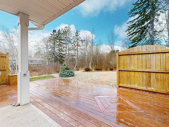 4th image of 318 Victoria Rd
