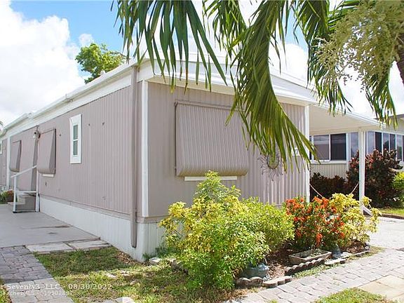 3rd image of 2770 E Marina Dr