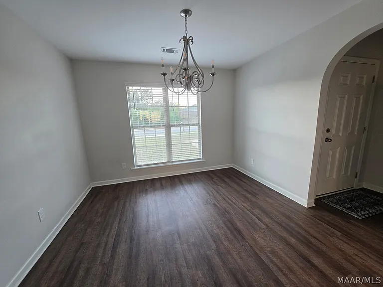 745 Park Ln — Photo 8