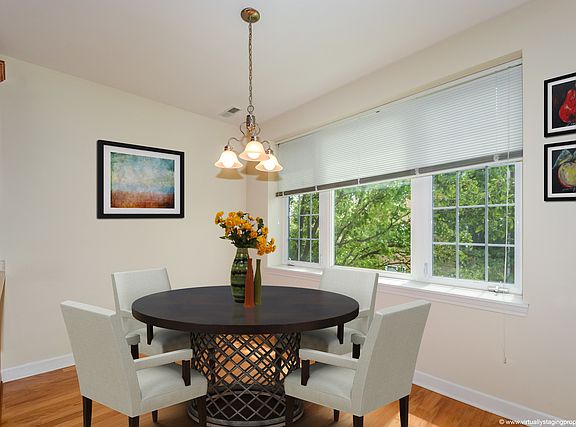 5th image of 2660 Summit Dr Unit 209