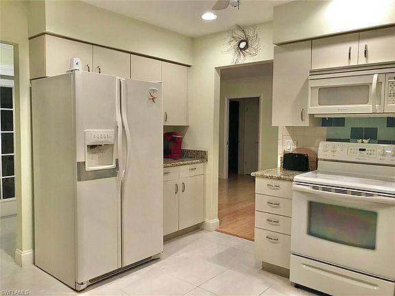 5th image of 7845 Estero Blvd