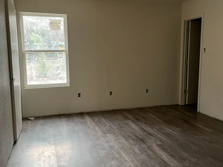 122 E Turnbo Rd — Photo 4