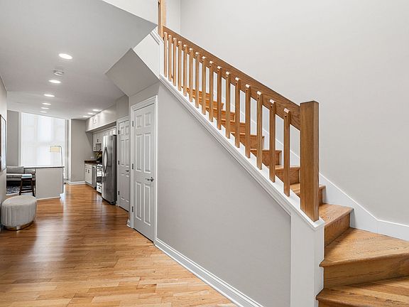 5th image of 3250 N Lincoln Ave APT C