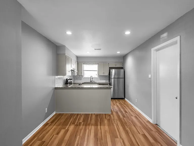 2205 Lanier Dr #A — Photo 2