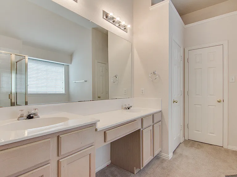 1133 Hillwood Dr — Photo 20