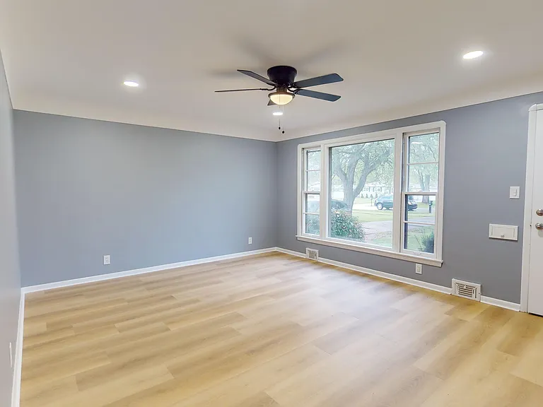 13686 Harper Rd — Photo 5