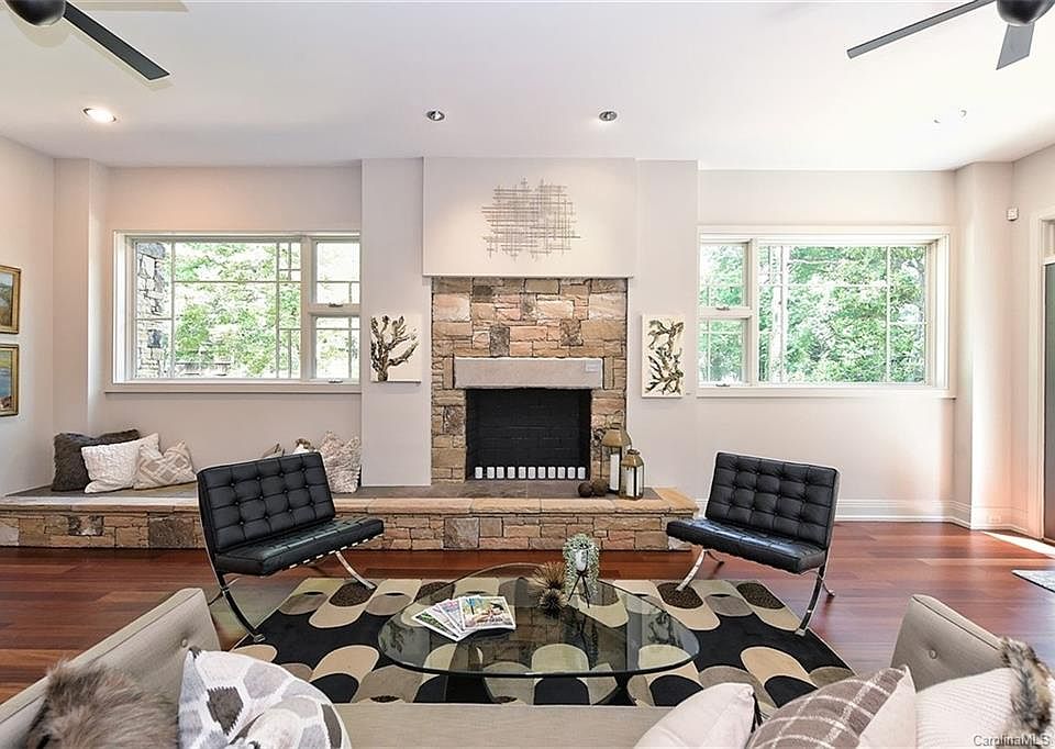 1st image of 4823 Camilla Dr