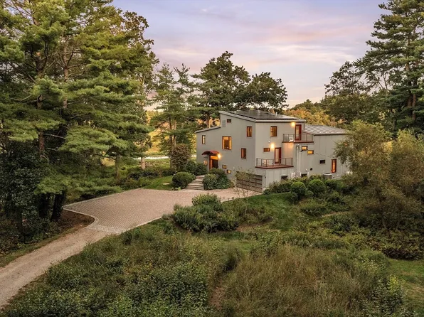 17 Lincoln Ln, Sudbury, MA 01776