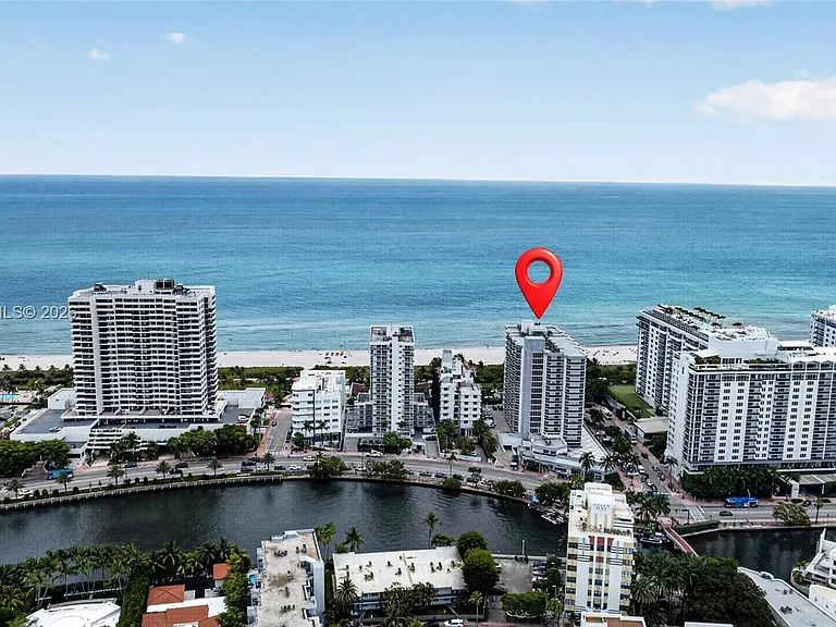 2401 Collins Ave #1107 — Photo 33