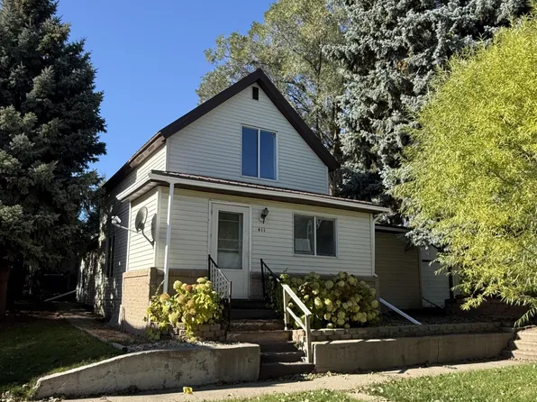 411 5th Ave NW, Mandan, ND 58554