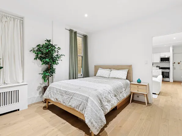 3 East 85th Street image 4 of 8