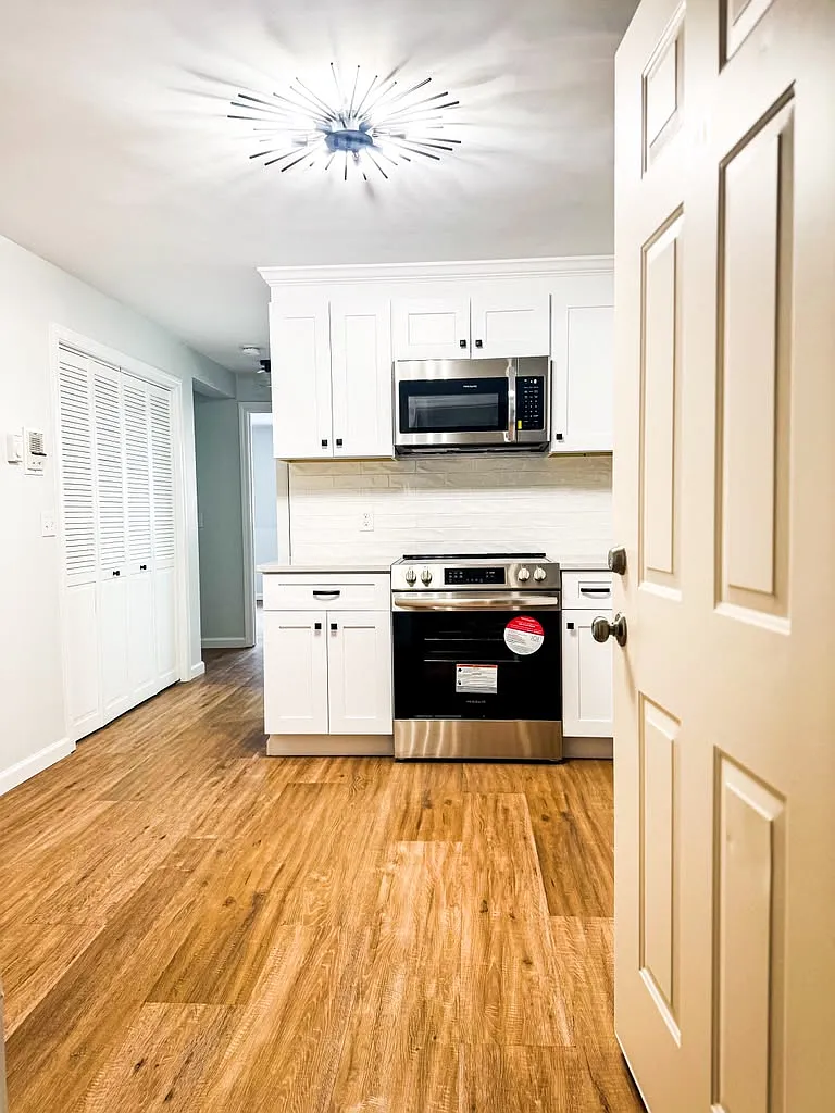 1 bed, 703 sqft, $1,700 — Photo 2
