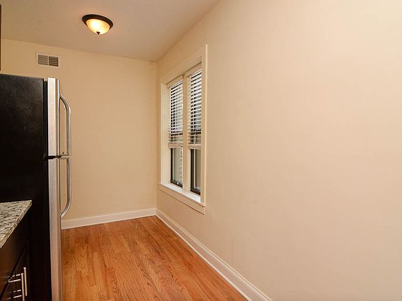 5th image of 4036.5 N Ashland Ave Unit 1S