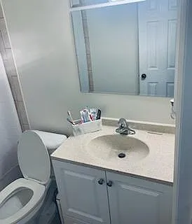 840 Center Ave #12 — Photo 2