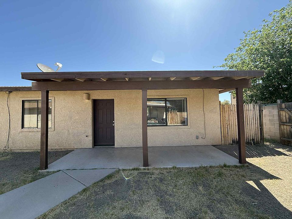 1st image of 320 E Blacklidge Dr APT 2