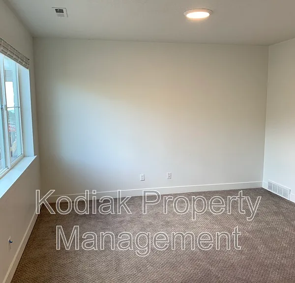 3052 N 1625 E — Photo 23